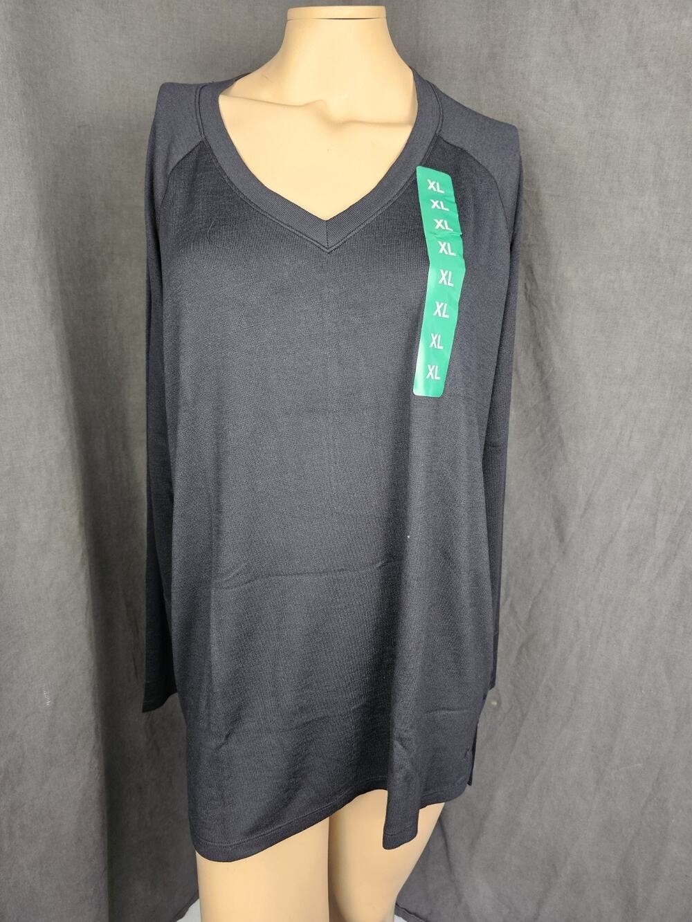 NWT Banana Republic Women XL V-Neck Long Sleeve Tee Top Knit Shirt Relaxed Soft